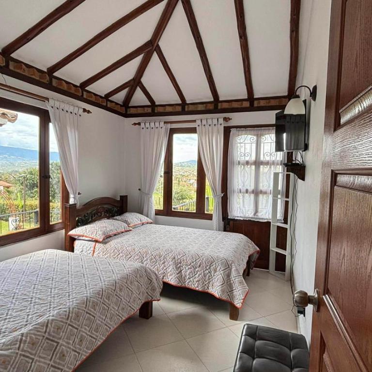 Refugio de la Montaña - Casa campestre con Piscina - Three-Bedroom House - 14