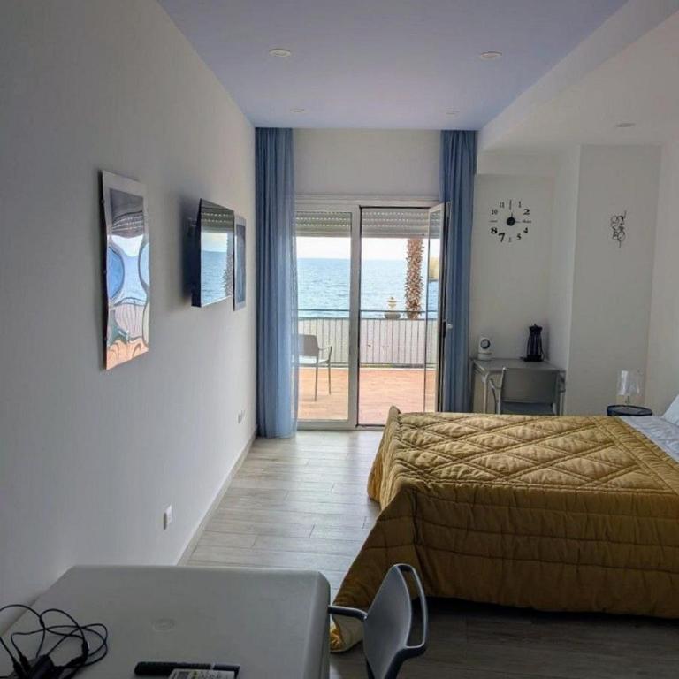 La Terrazza sul Mare Modern Apartment - Two-Bedroom Apartment with Terrace and Sea View - 3