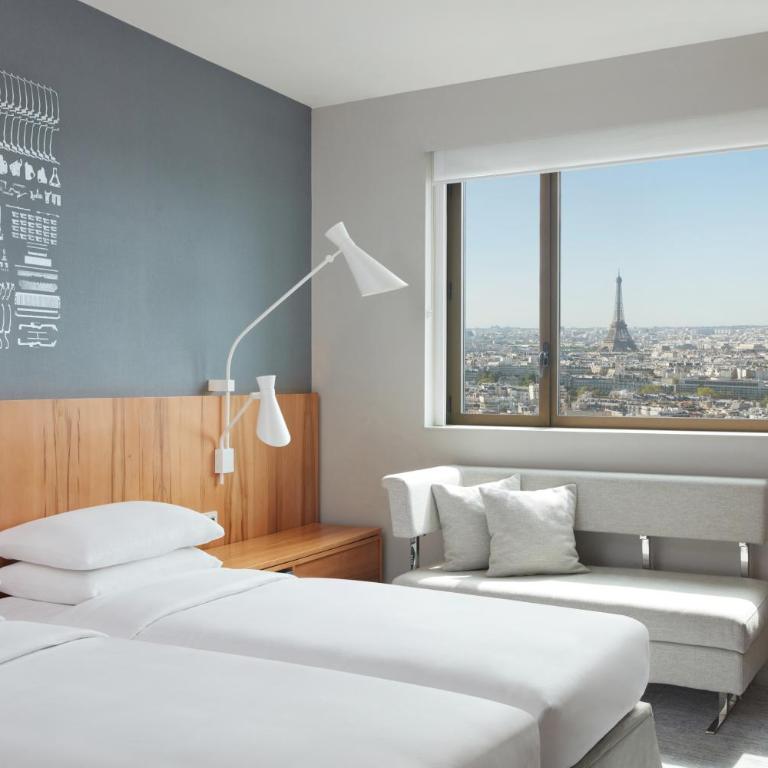 Hyatt Regency Paris Etoile - Deluxe Twin Room with Eiffel Tower View - 2
