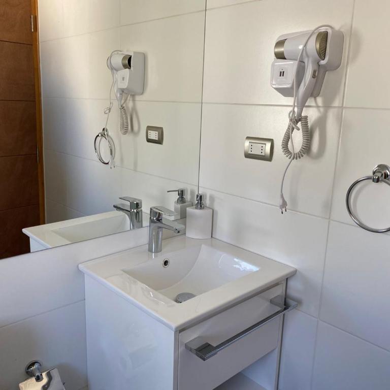Hotel Le Petit - Single Room with Private Bathroom - 3