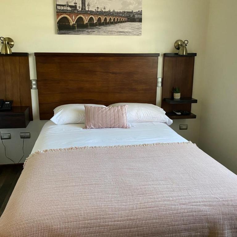 Hotel Le Petit - Single Room with Private Bathroom - 2