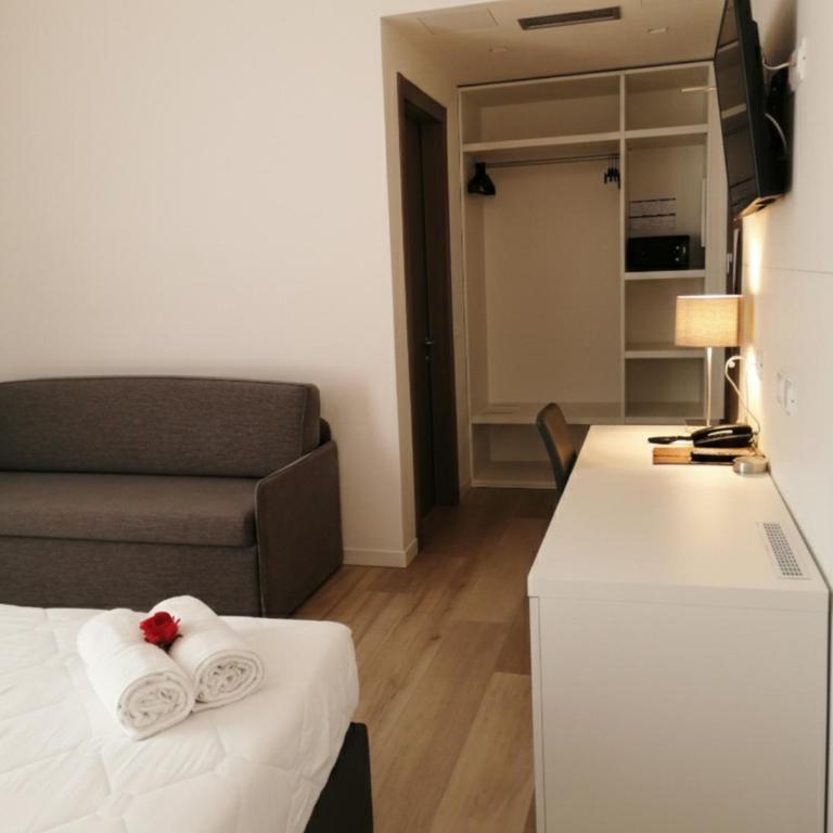 Hotel Columbia & Ninfea - Suite Deluxe con Vista Mare Laterale - 4