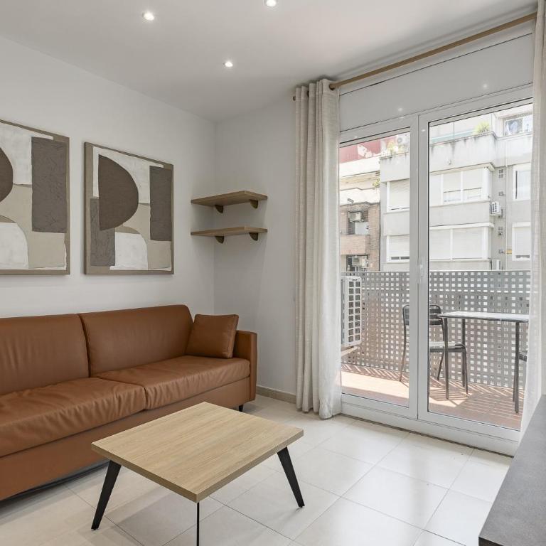 Ola Living Sagrada Familia - Three-Bedroom Apartment with View - 2