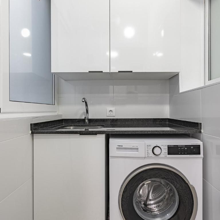 Ola Living Sagrada Familia - Three-Bedroom Apartment with View - 14