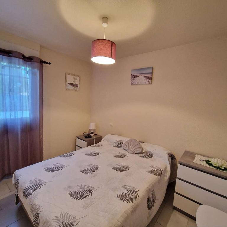 Appartement 2 pièces en rez-de-chaussée proche plage avec parking privé et terrain de pétanque - FR-1-387-109 - Appartement (4 Adultes) - 4