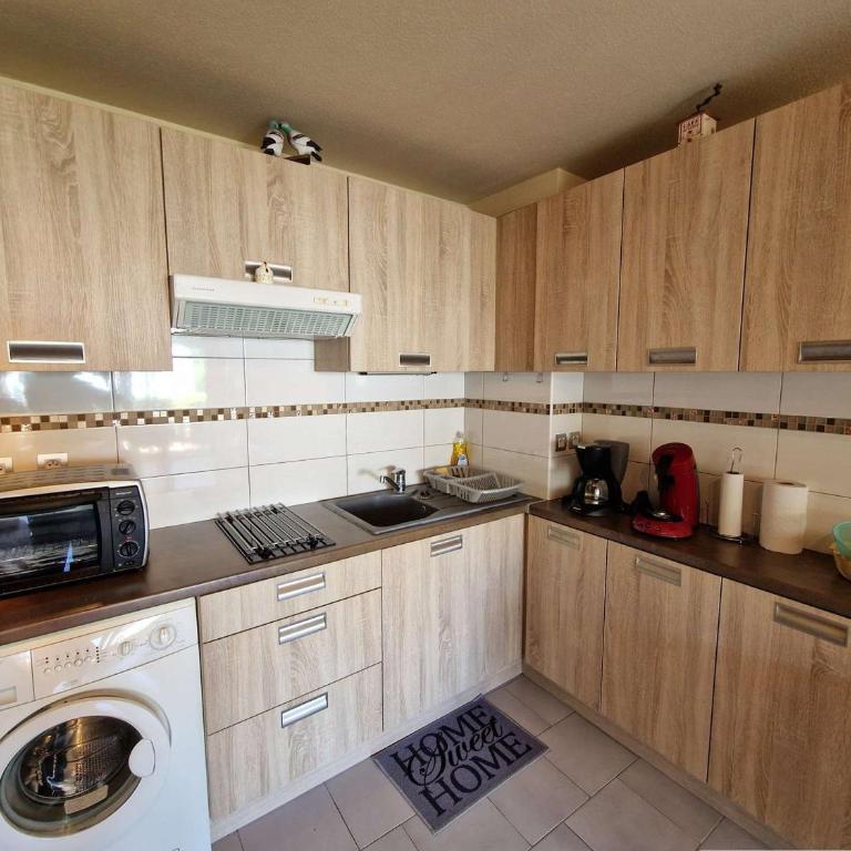 Appartement 2 pièces en rez-de-chaussée proche plage avec parking privé et terrain de pétanque - FR-1-387-109 - Appartement (4 Adultes) - 6