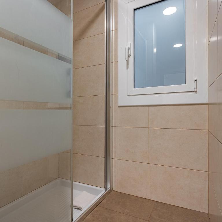 Ola Living Sagrada Familia - Superior Three-Bedroom Apartment - 19