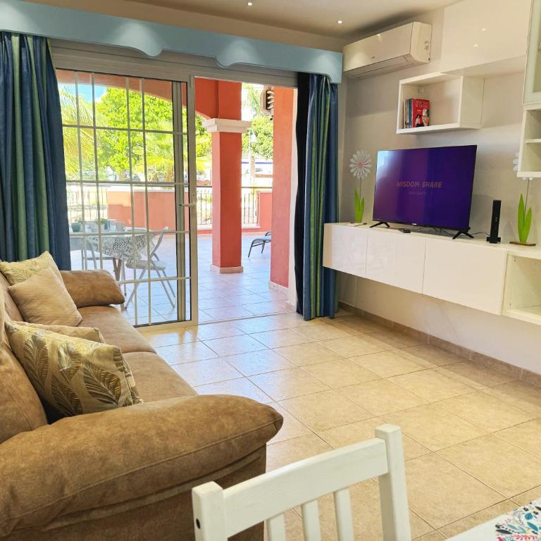 Los Cristianos Apartment - Terrace and Heated Pool - Apartamento de 1 dormitorio con terraza - 5