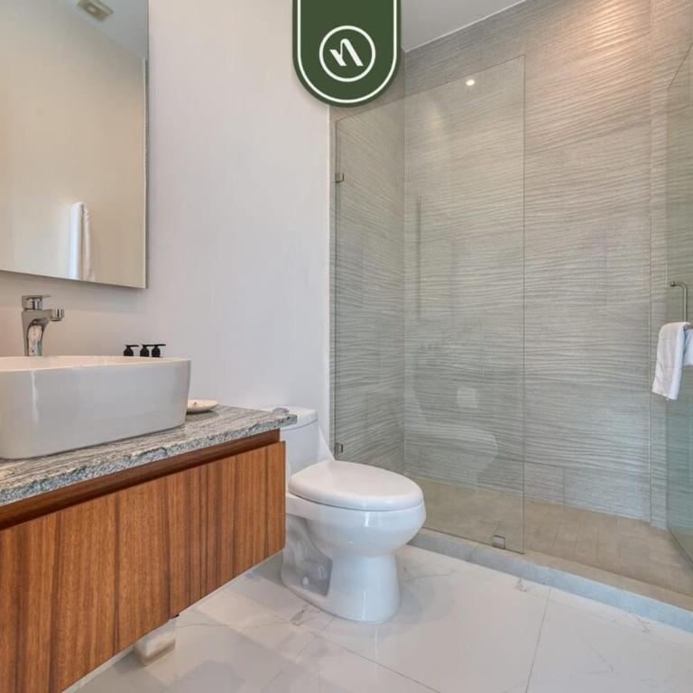 Equipped 2BR Condo in Versalles - Pool - King Bed - Casa - 17