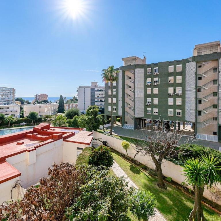 Casa de Chris con Garaje y Piscina a 9 min de la Playa - Apartamento de 1 dormitorio - 17