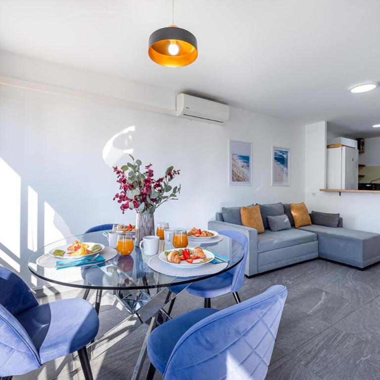 Casa de Chris con Garaje y Piscina a 9 min de la Playa - Apartamento de 1 dormitorio - 7