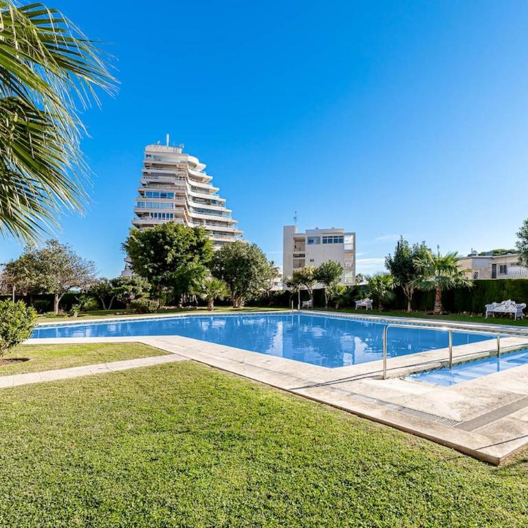 Casa de Chris con Garaje y Piscina a 9 min de la Playa - Apartamento de 1 dormitorio - 20