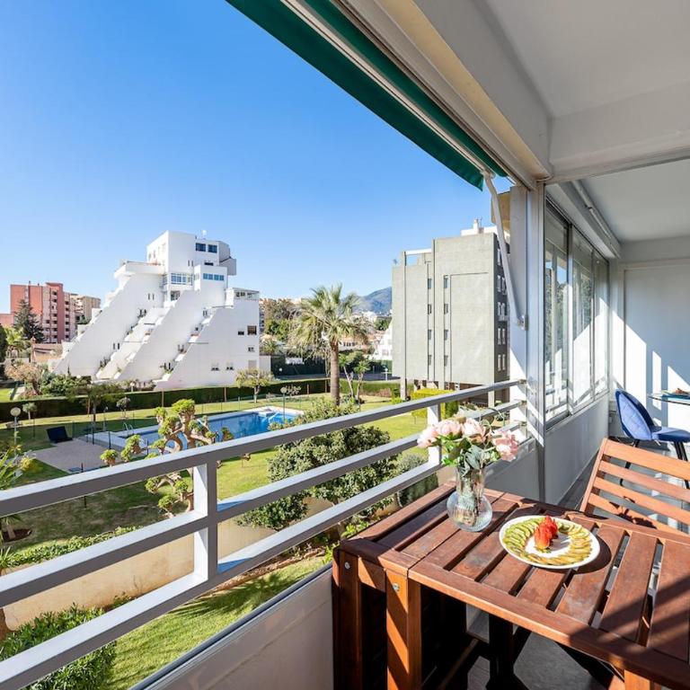 Casa de Chris con Garaje y Piscina a 9 min de la Playa - Apartamento de 1 dormitorio - 2