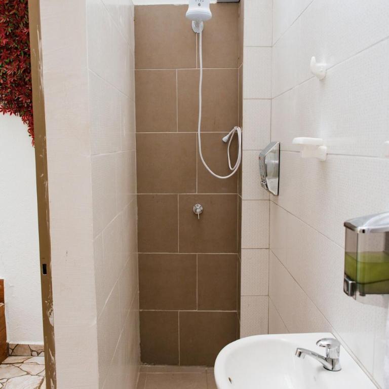 Hermosa casa independiente con jacuzzi privado y BBQ - Vacation Home - 17