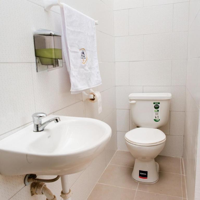 Hermosa casa independiente con jacuzzi privado y BBQ - Vacation Home - 16