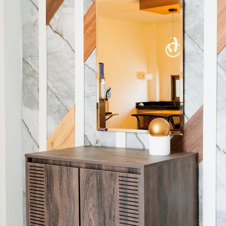 Hermosa casa independiente con jacuzzi privado y BBQ - Vacation Home - 2