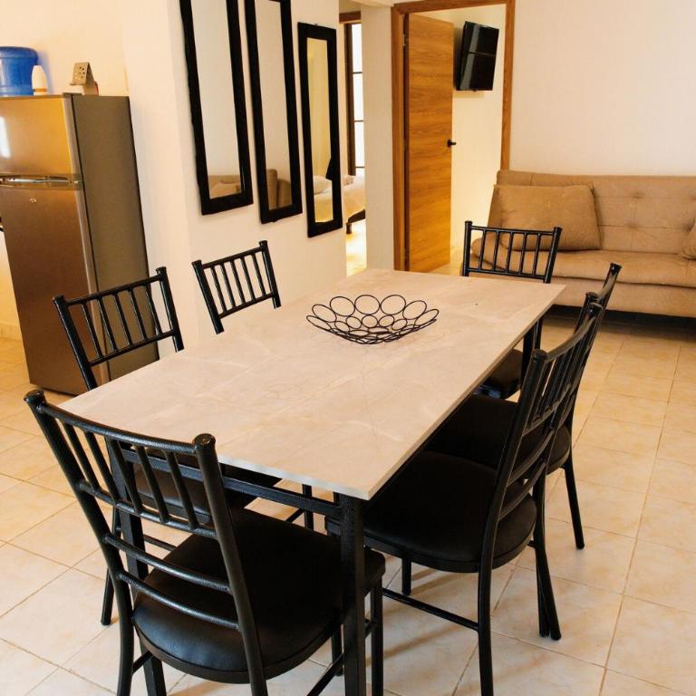 Hermosa casa independiente con jacuzzi privado y BBQ - Vacation Home - 4