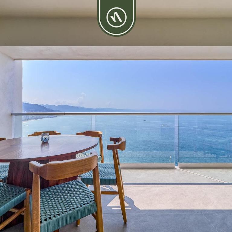 Luxury Oceanfront 3 BR Condo - Pools - Casa - 25