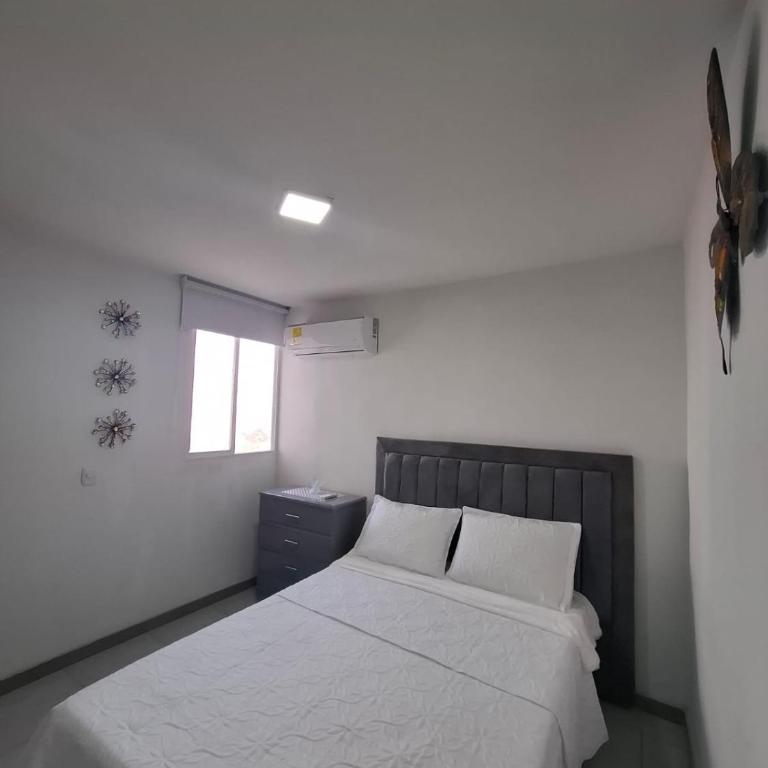 Apartamento en cartagena vista al mar - Three-Bedroom Apartment - 5
