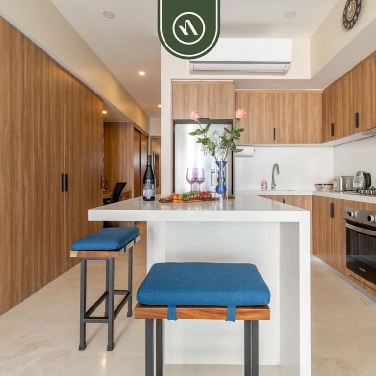 Elegant 1 BR Condo - Beachfront - Pools - King - Vacation Home - 11