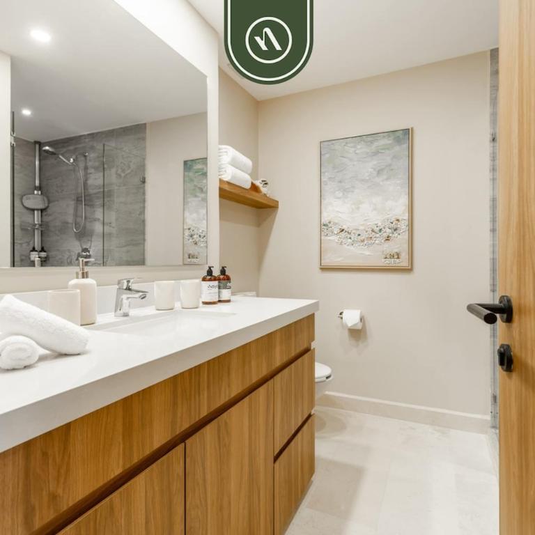 Elegant 1 BR Condo - Beachfront - Pools - King - Vacation Home - 29