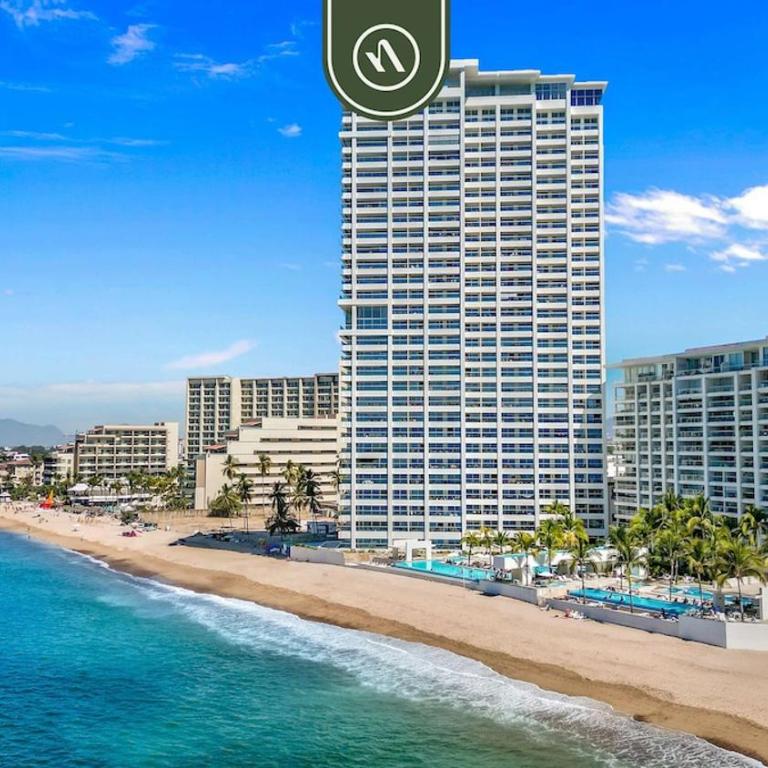 Elegant 1 BR Condo - Beachfront - Pools - King - Vacation Home - 33