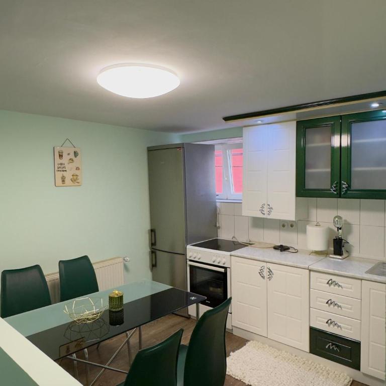 Apartman Car - One-Bedroom Apartment - 11