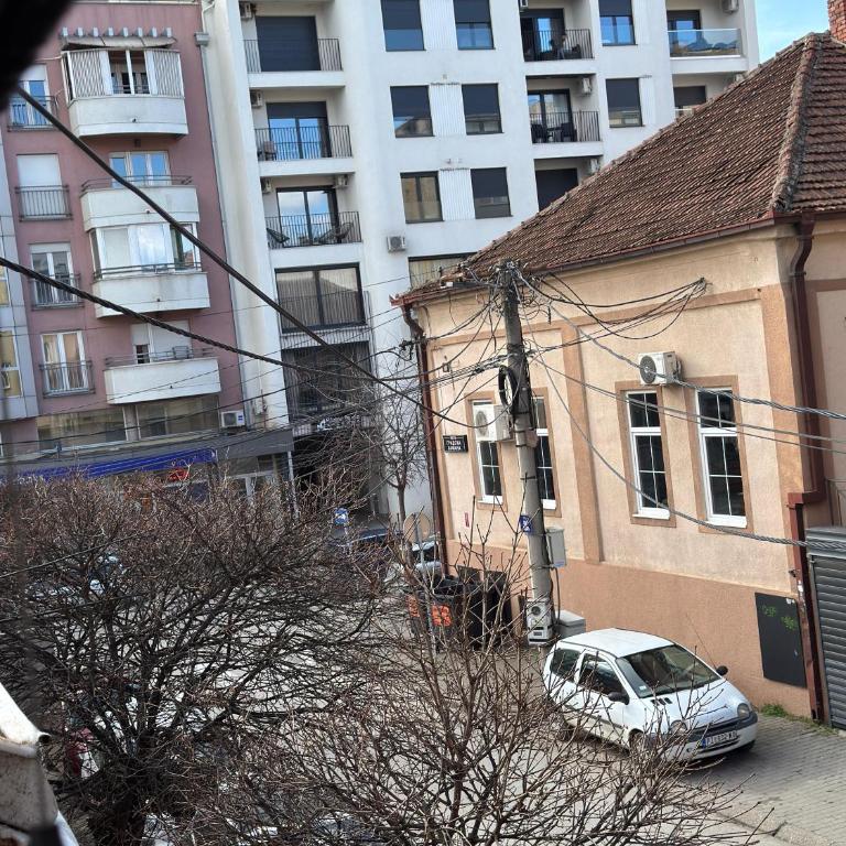 Apartman Car - One-Bedroom Apartment - 12