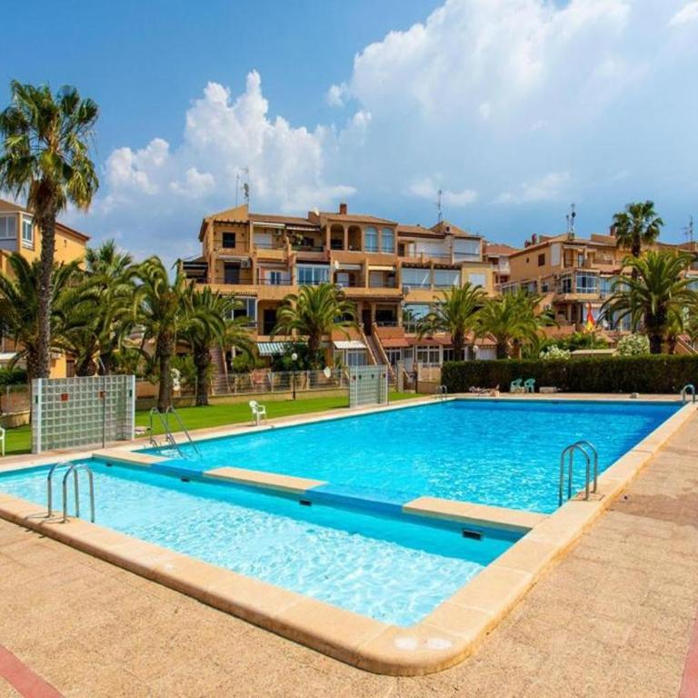 Under the Palm Trees - One-Bedroom Apartment - 7