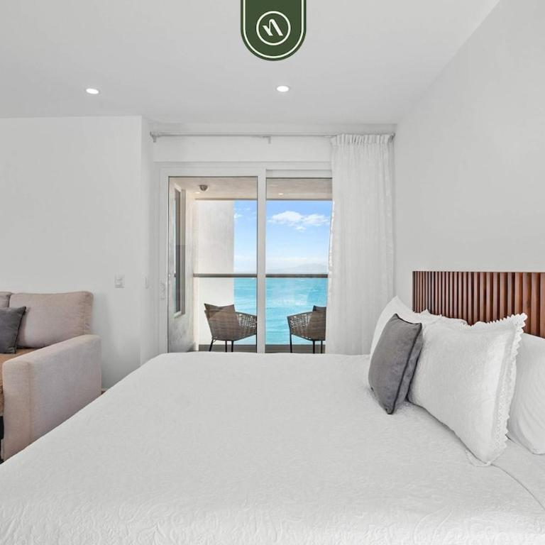 Beachfront | Ocean Views, Rooftop Pool, Step-Free - Ferienhaus - 11