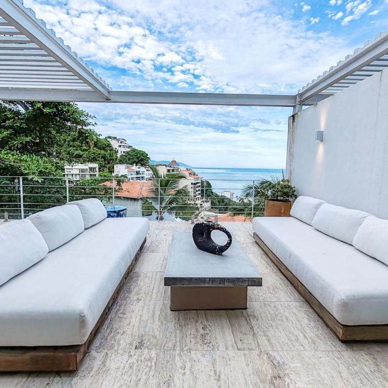Unique Designer Gem with Private Pool, Elevator, Views - Casa - 13