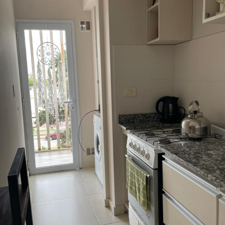 Chill Depto en Zona Centro - Apartamento de 1 Dormitorio con balcón y vistas a la ciudad - 8
