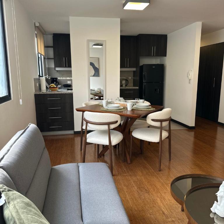 Quicentro Guest home By Carlos David - Two-Bedroom Apartment - 17
