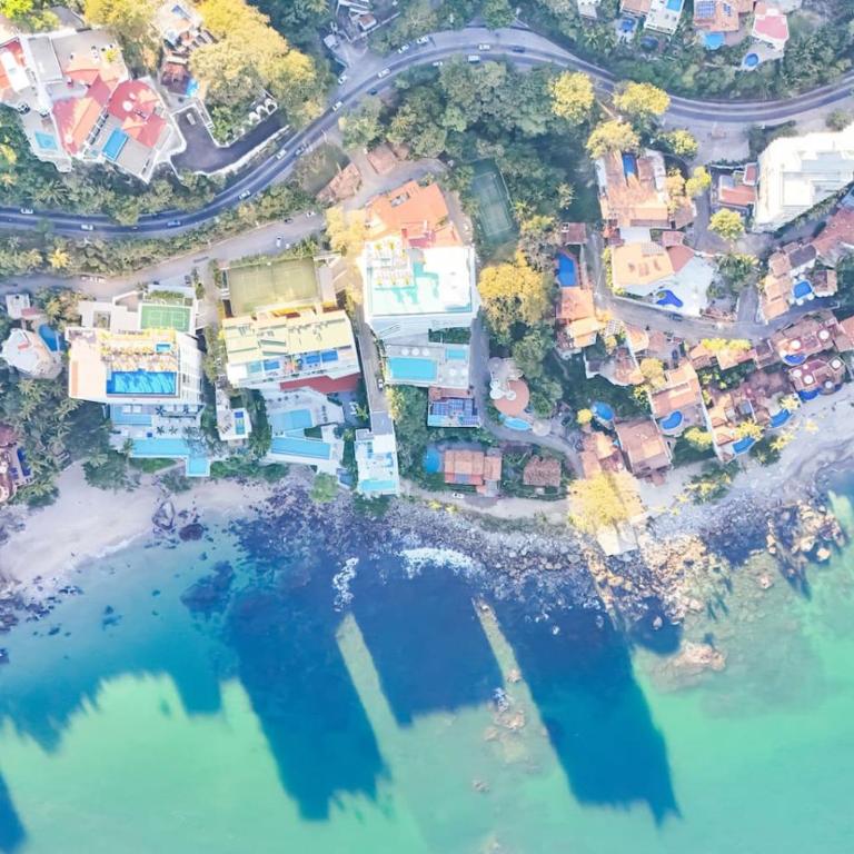 Sunset Getaway with Oceanfront Terrace and Resort Perks - Apartment - 43