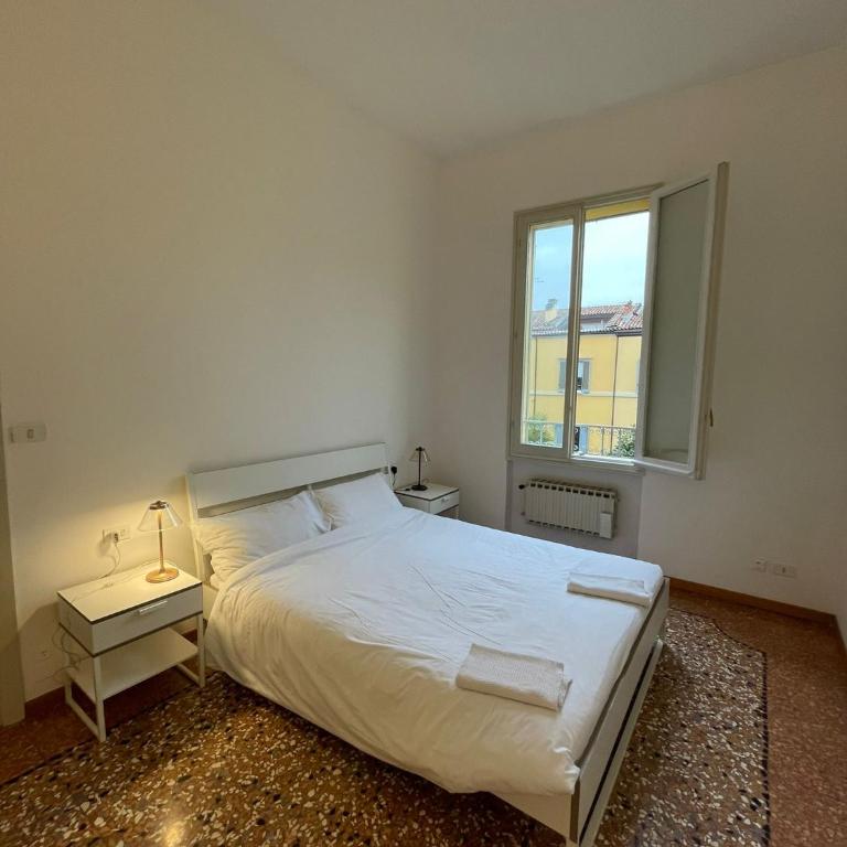 Bright Apartment with Attic - Appartamento con 2 Camere da Letto - 13