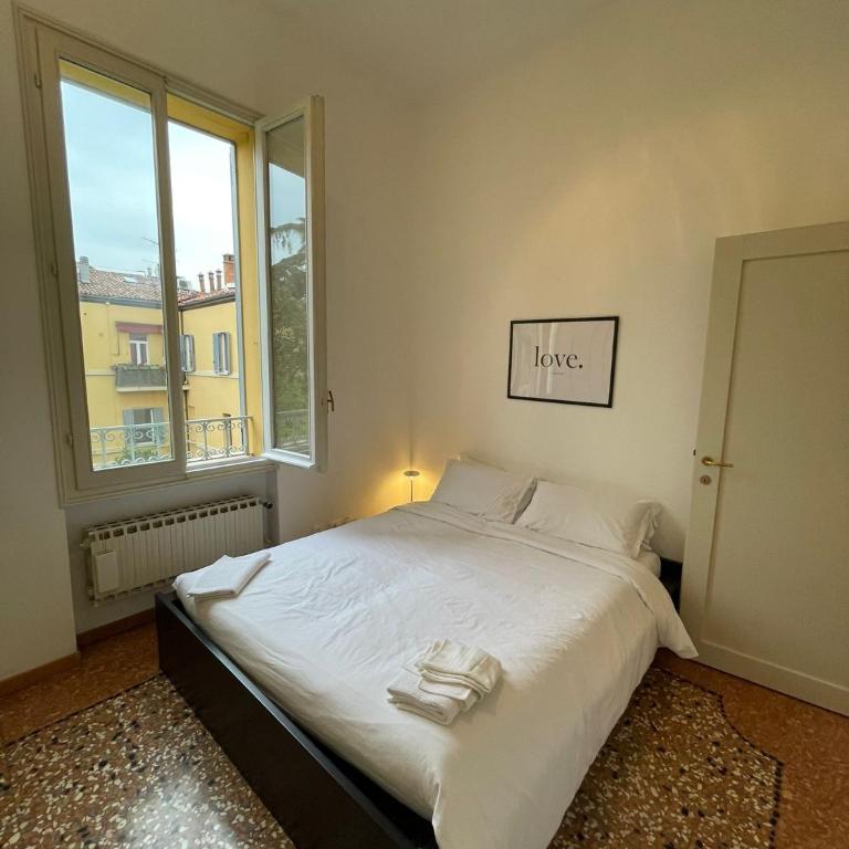 Bright Apartment with Attic - Appartamento con 2 Camere da Letto - 11