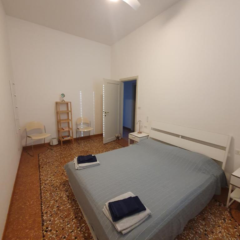 Bright Apartment with Attic - Appartamento con 2 Camere da Letto - 15
