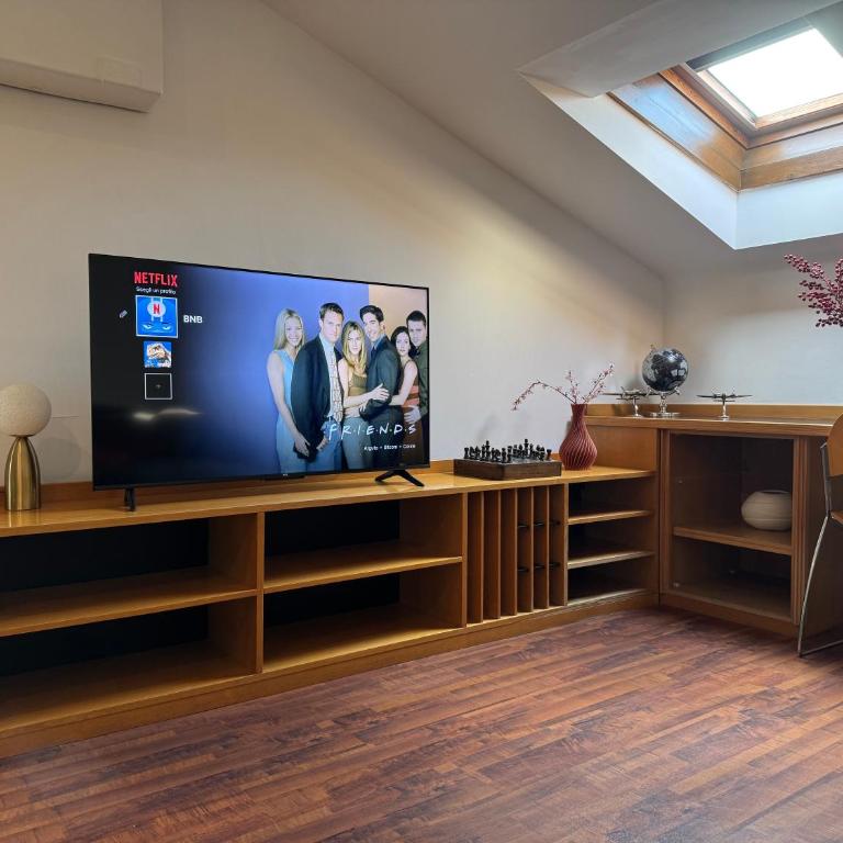 Bright Apartment with Attic - Appartamento con 2 Camere da Letto - 2