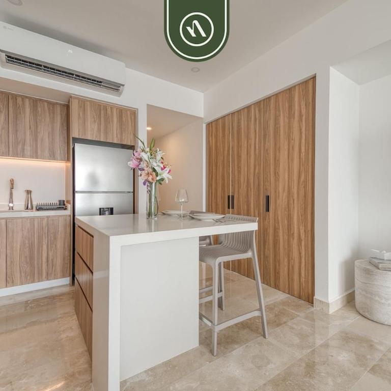 Oceanview 1 BR Condo with Pools and Beach Access - Casa - 18