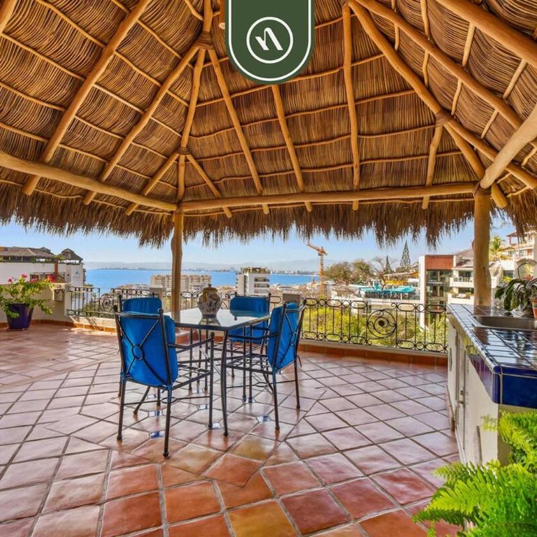 Mexican 2 BR Condo - Private Pool - Romantic Zone - Casa - 10