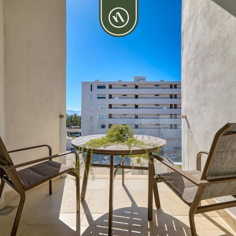 Luxury 2 BR Condo Near Beaches - Pools - Gym - Casa - 8