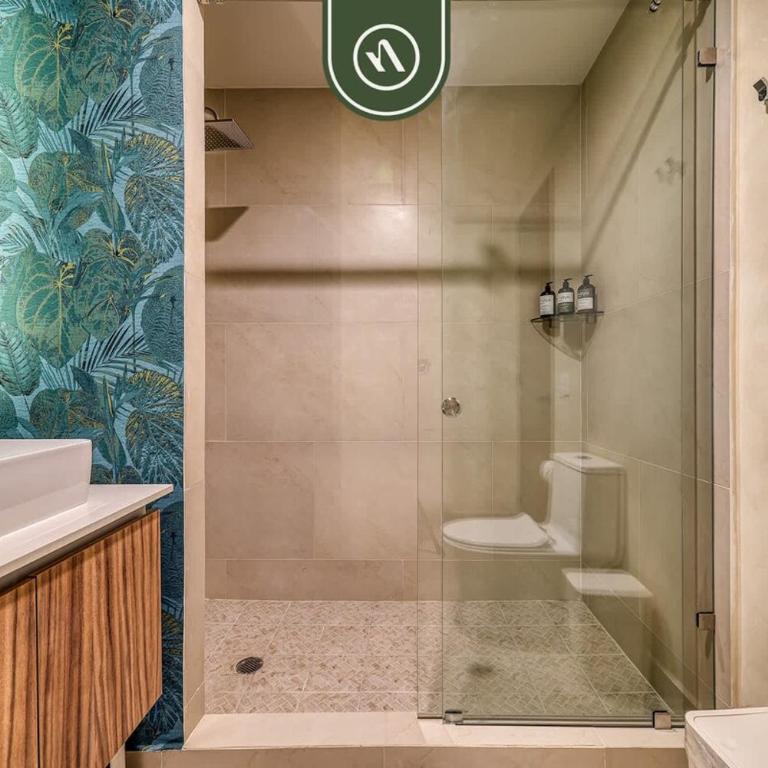 Luxury 2 BR Condo Near Beaches - Pools - Gym - Casa - 23