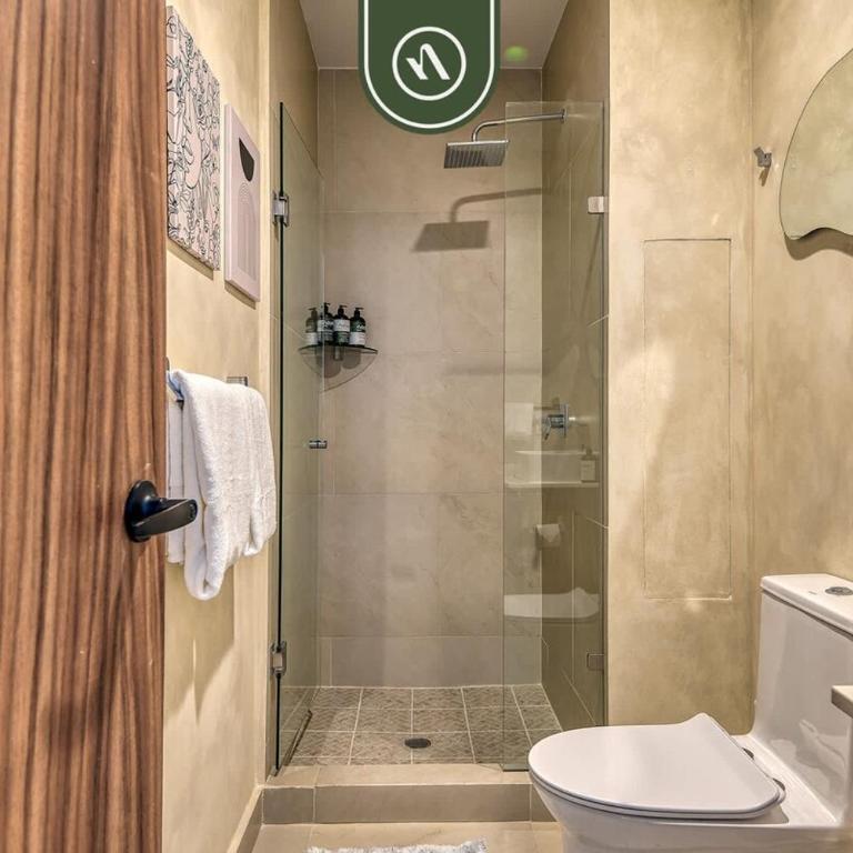Luxury 2 BR Condo Near Beaches - Pools - Gym - Casa - 25