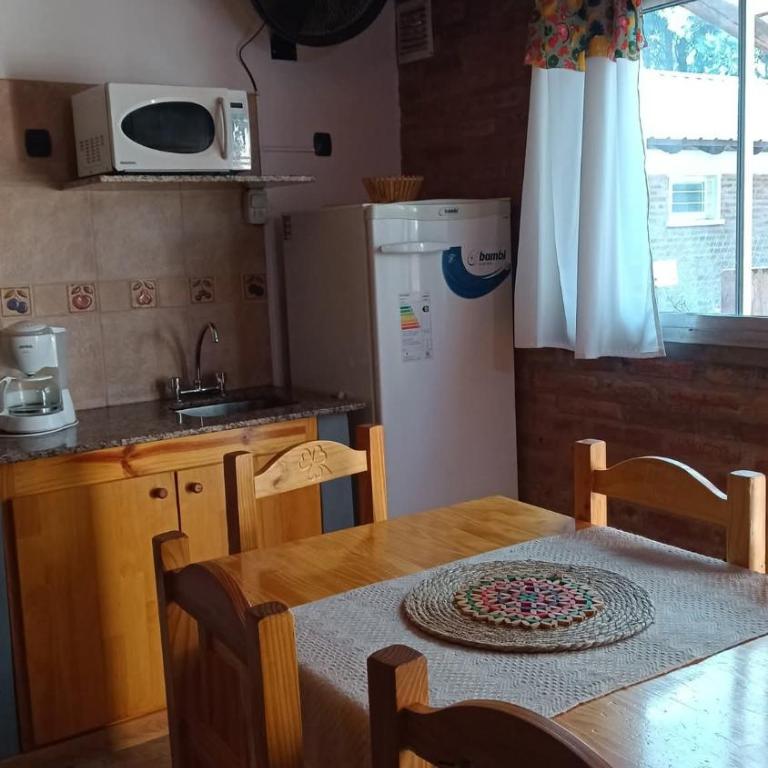 Cabañas El Pinar Monte Hermoso - Casa de 2 dormitorios - 3