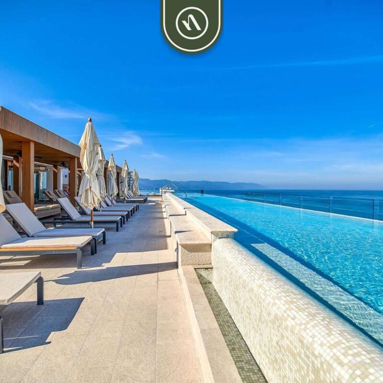 Luxury 2 BR Condo with Beachview - Rooftop Pool - Casa - 8