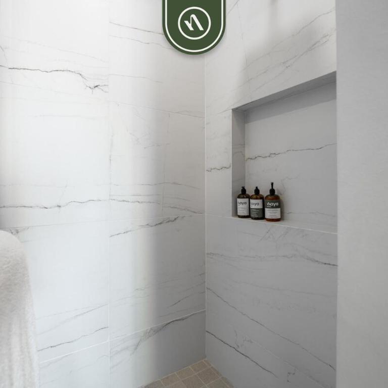 Luxury 2 BR Condo with Beachview - Rooftop Pool - Casa - 32