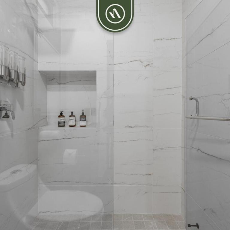 Luxury 2 BR Condo with Beachview - Rooftop Pool - Casa - 35