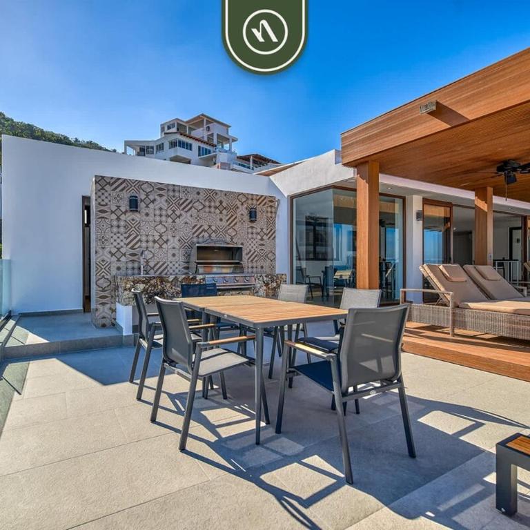 Luxury 2 BR Condo with Beachview - Rooftop Pool - Casa - 40