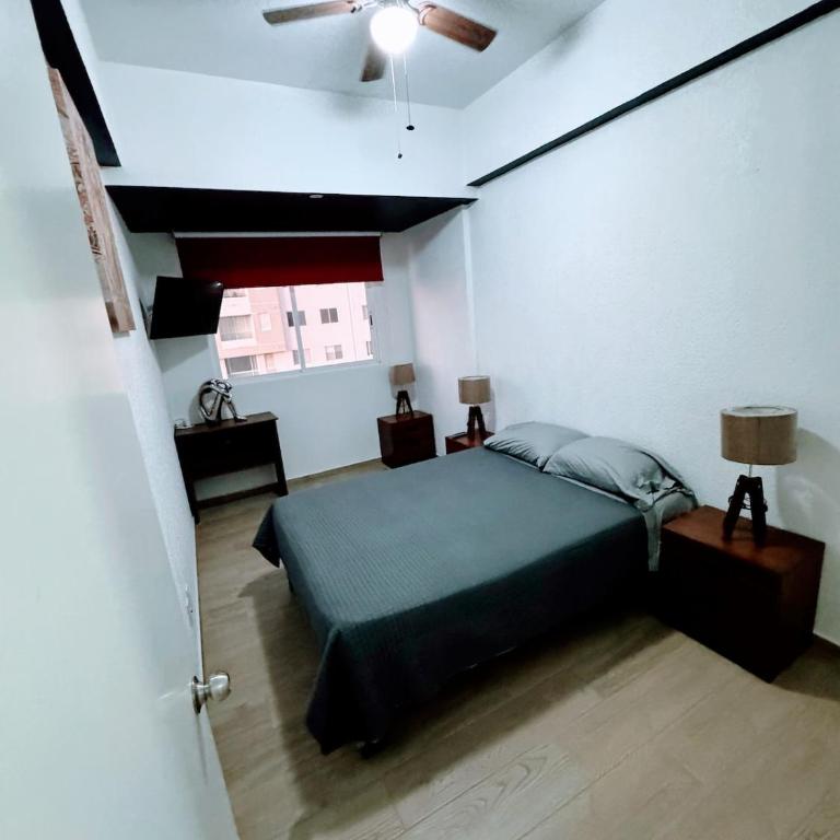 Céntrico a pasos del Zoo Depto 2 Albercas y AA en Sala 2 Rec - Two-Bedroom Apartment - 31