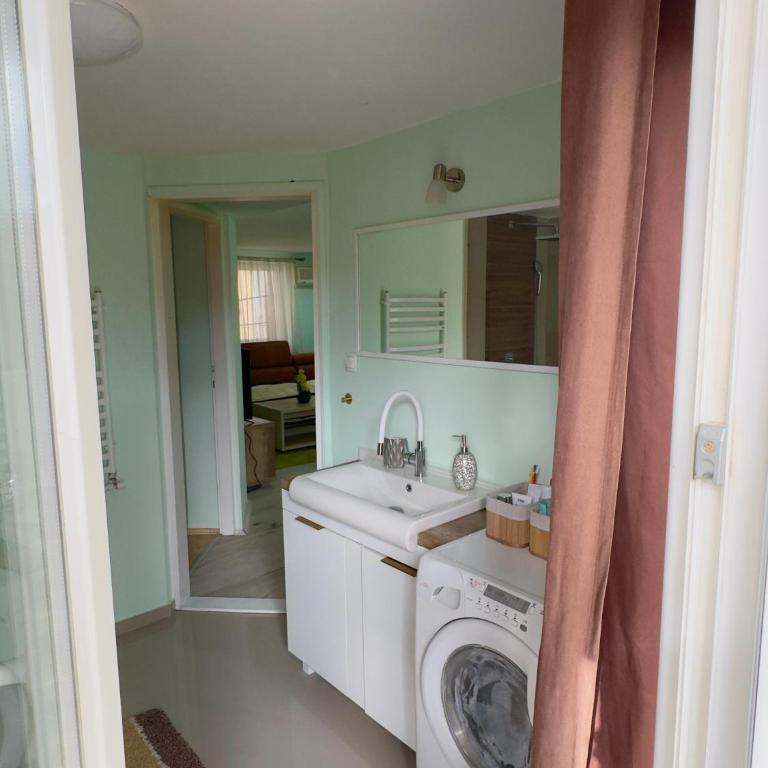 Apartman Car - One-Bedroom Apartment - 13